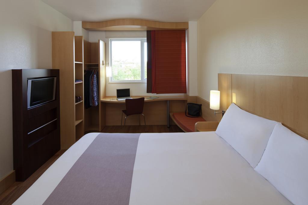 Hotel Ibis Barcelona Mollet Mollet del Vallès Exteriér fotografie